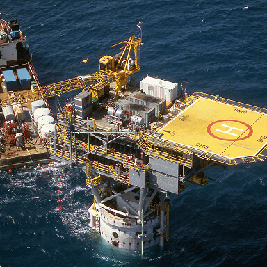 Photo of an oil rig
